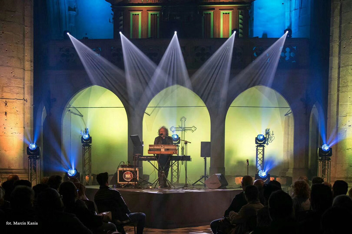 Leahua-19x15W-B-E-Eye Moving-Head-Light- (3)